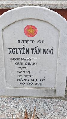 Ảnh bia mộ của liệt sĩ Nguyễn Tấn Ngộ