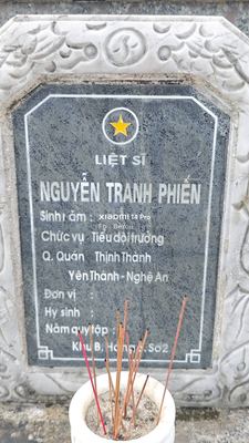 Bia mộ tại Quế Thọ - Huyện Núi Thành - Quảng Nam · ảnh: Be You — liệt sĩ NGUYỄN TRANH PHIÊN
