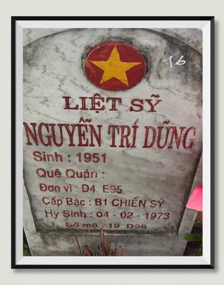 Ảnh bia mộ của liệt sĩ Nguyễn Trí Dũng