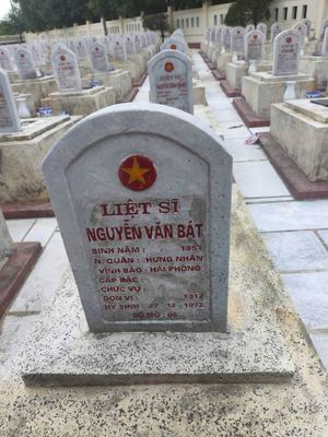 Bia mộ tại Nghĩa trang liệt sĩ Xã Hải Thượng - tỉnh Quảng Trị · ảnh: TiểuVy TườngVy — liệt sĩ Nguyễn Văn Bát