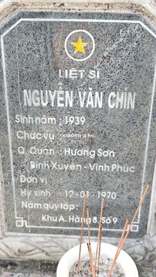 Bia mộ tại Quế Thọ - Huyện Núi Thành - Quảng Nam · ảnh: Be You — liệt sĩ NGUYỄN VĂN CHÍN