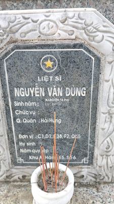 Bia mộ tại Quế Thọ - Huyện Núi Thành - Quảng Nam · ảnh: Be You — liệt sĩ NGUYỄN VĂN DŨNG
