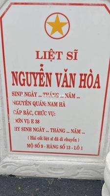 Ảnh bia mộ của liệt sĩ Nguyễn Văn Hoà