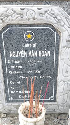 Bia mộ tại Quế Thọ - Huyện Núi Thành - Quảng Nam · ảnh: Be You — liệt sĩ NGUYỄN VĂN HOÀN