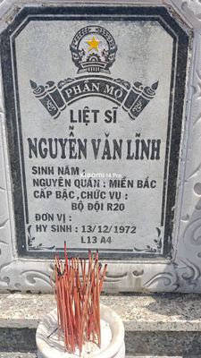 Ảnh bia mộ của liệt sĩ Nguyễn Văn Lĩnh