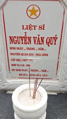 Ảnh bia mộ của liệt sĩ Nguyễn Văn Quý