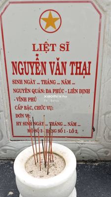 Ảnh bia mộ của liệt sĩ Nguyễn Văn Thại