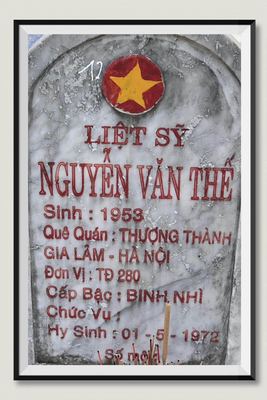 Ảnh bia mộ của liệt sĩ Nguyễn Văn Thể