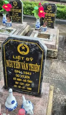 Ảnh bia mộ của liệt sĩ Nguyễn Văn Thiện