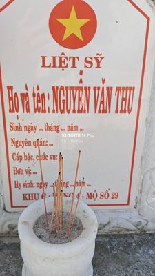 Ảnh bia mộ của liệt sĩ Nguyễn Văn Thu