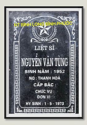 Ảnh bia mộ của liệt sĩ Nguyên Văn Tùng