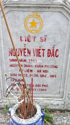 Bia mộ tại Nghĩa trang xã Bình Định - Huyện Thăng Bình - Quảng Nam · ảnh: Be You — liệt sĩ NGUYỄN VIẾT ĐẮC