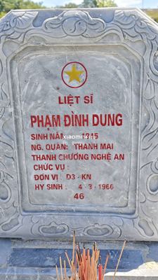 Bia mộ tại Nghĩa trang liệt sĩ Thành phố Tam Kỳ - tỉnh Quảng Nam · ảnh: Be You — liệt sĩ PHẠM ĐÌNH DUNG