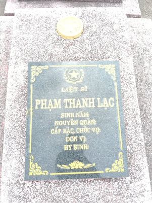Ảnh bia mộ của liệt sĩ PHẠM THANH LẠC