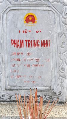 Ảnh bia mộ của liệt sĩ Phạm Trung Như