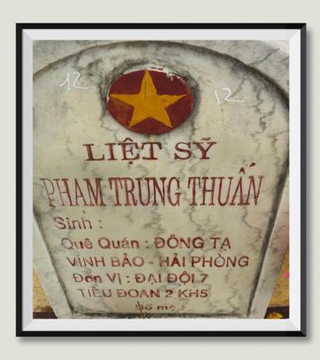 Bia mộ tại Nghĩa trang liệt sĩ Huyện Triệu Phong - tỉnh Quảng Trị · ảnh: Người Thái Bình.VN — liệt sĩ PHẠM TRUNG THUẤN