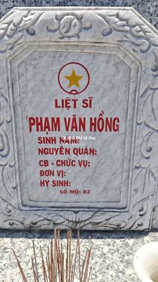 Ảnh bia mộ của liệt sĩ Phạm Văn Hồng