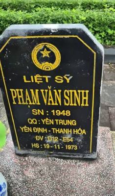 Bia mộ tại Chư Prông - Huyện Chư Prông - Gia Lai · ảnh: FB Đinh Tuấn — liệt sĩ Phạm Văn Sinh