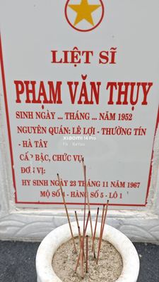 Bia mộ tại Xã Quế Long - Huyện Núi Thành - Quảng Nam · ảnh: Be You — liệt sĩ PHẠM VĂN THỤY