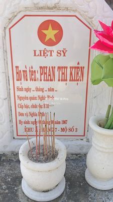 Bia mộ tại Xã Bình Lâm - Huyện Thăng Bình - Quảng Nam · ảnh: Be You — liệt sĩ PHAN THỊ KIỆN