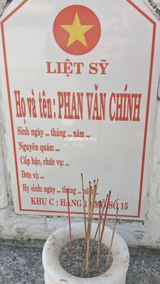 Bia mộ tại Xã Bình Lâm - Huyện Thăng Bình - Quảng Nam · ảnh: Be You — liệt sĩ PHAN VĂN CHÍNH