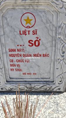 Bia mộ tại Nghĩa trang xã Bình Hải - Xã Bình Hải - Huyện Thăng Bình - Quảng Nam · ảnh: Be You — liệt sĩ SỞ