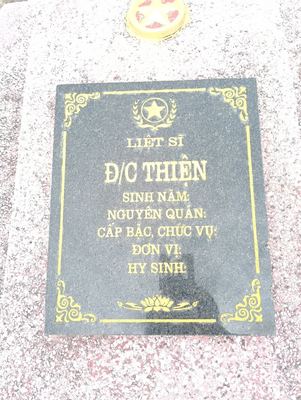 Bia mộ tại xã Hiền ninh - Xã Hiền Ninh - Huyện Quảng Ninh - Quảng Bình · ảnh: FB Nguyễn Hoàng Dương — liệt sĩ Thiện