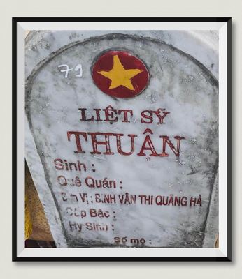 Bia mộ tại Nghĩa trang liệt sĩ Huyện Triệu Phong - tỉnh Quảng Trị · ảnh: Người Thái Bình.VN — liệt sĩ THUẬN