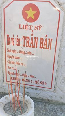 Ảnh bia mộ của liệt sĩ Trần Bản