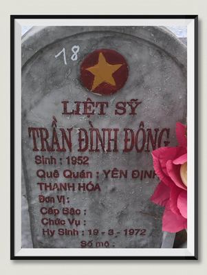 Ảnh bia mộ của liệt sĩ Trần Đình Đông