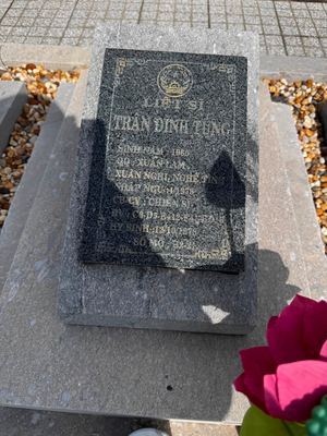 Bia mộ tại NTLS Trà Võ - Thạnh Đức - huyện Gò Dầu - Tây Ninh — liệt sĩ TRẦN ĐÌNH TÙNG