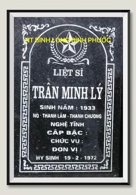 Bia mộ tại Nghĩa trang liệt sĩ Huyện Bình Long - tỉnh Bình Phước · ảnh: Người Thái Bình.VN — liệt sĩ Trần Minh Lý