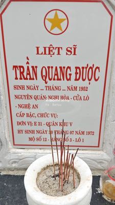 Bia mộ tại Xã Quế Long - Huyện Núi Thành - Quảng Nam · ảnh: Be You — liệt sĩ TRẦN QUANG ĐƯỢC
