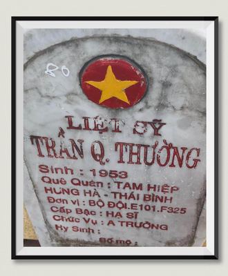 Ảnh bia mộ của liệt sĩ Trần Quang Thường