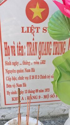 Ảnh bia mộ của liệt sĩ Trần Quang Trung