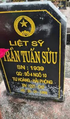 Ảnh bia mộ của liệt sĩ Trần Tuấn Sửu