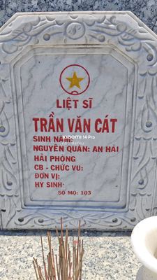 Bia mộ tại Nghĩa trang xã Bình Hải - Xã Bình Hải - Huyện Thăng Bình - Quảng Nam · ảnh: Be You — liệt sĩ TRẦN VĂN CÁT