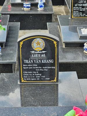 Ảnh bia mộ của liệt sĩ Trần Văn Khang