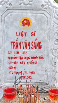 Ảnh bia mộ của liệt sĩ Trần Văn Sáng