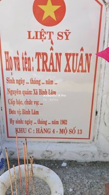 Ảnh bia mộ của liệt sĩ Trần Xuân