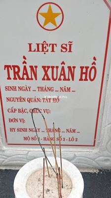 Ảnh bia mộ của liệt sĩ Trần Xuân Hồ