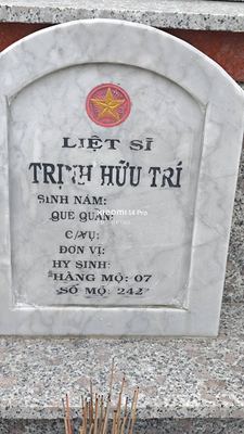 Ảnh bia mộ của liệt sĩ Trịnh Hữu Tri