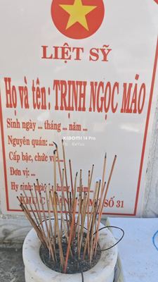 Ảnh bia mộ của liệt sĩ Trịnh Ngọc Mão