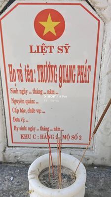 Ảnh bia mộ của liệt sĩ Trương Quang Phát