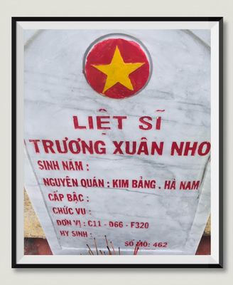 Ảnh bia mộ của liệt sĩ Trương Xuân Nho