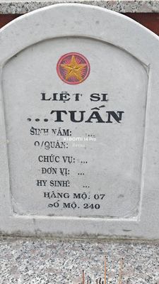 Ảnh bia mộ của liệt sĩ ...TUẤN