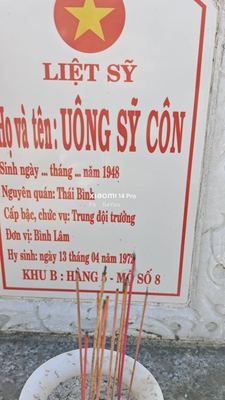 Bia mộ tại Xã Bình Lâm - Huyện Thăng Bình - Quảng Nam · ảnh: Be You — liệt sĩ UÔNG SỸ CÔN