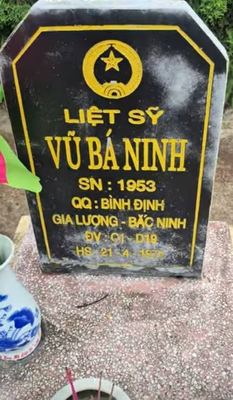 Bia mộ tại Chư Prông - Huyện Chư Prông - Gia Lai · ảnh: FB Đinh Tuấn — liệt sĩ Vũ Bá Ninh