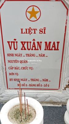 Ảnh bia mộ của liệt sĩ Vũ Xuân Mai